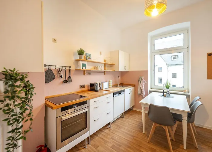 Suedstadt-oase 1 Komfort Mit 2 Sz Und Balkon * Кобленц